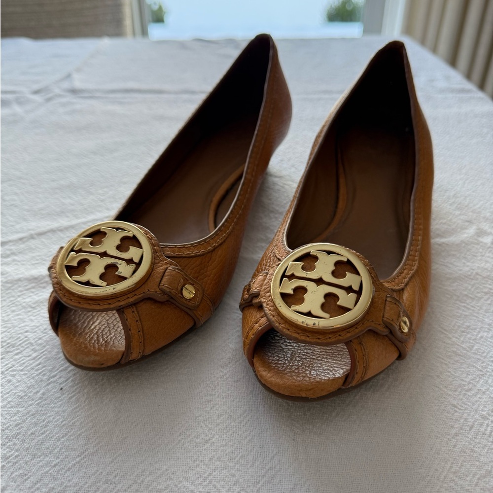Tory Burch Leticia Wedge, size 10